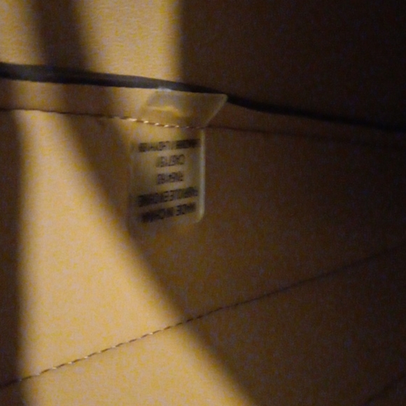 AUTHENTIC KARL LAGERFELD PURSE - Picture 7 of 10